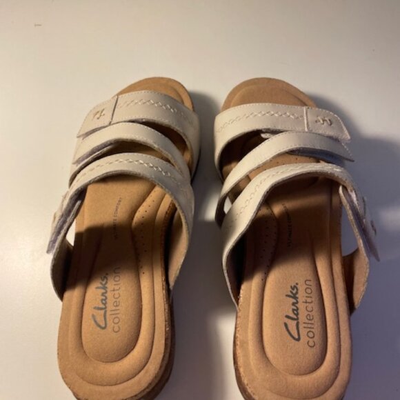 Clarks Collection taupe leather with velcro closures sandals, New - Picture 4 of 5